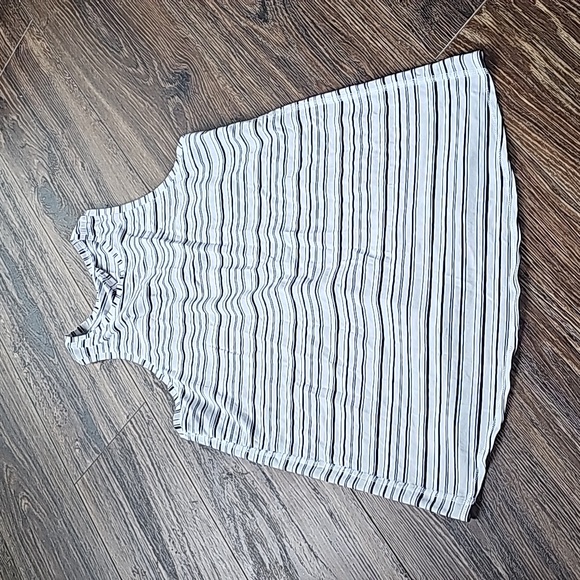 Lululemon All Tied Up Tank Cut Back Stripe White Black - Picture 5 of 7